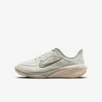 Spruce Aura/Pale Ivory/Gum Light Brown/Jade Horizon