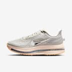 Light Bone/Chalk/Arctic Orange/Metallic Silver