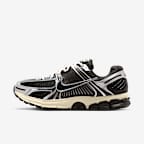 Black/Metallic Silver/Coconut Milk/Chrome