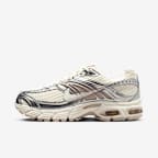 Pale Ivory/Metallic Silver/Light Orewood Brown/Sail