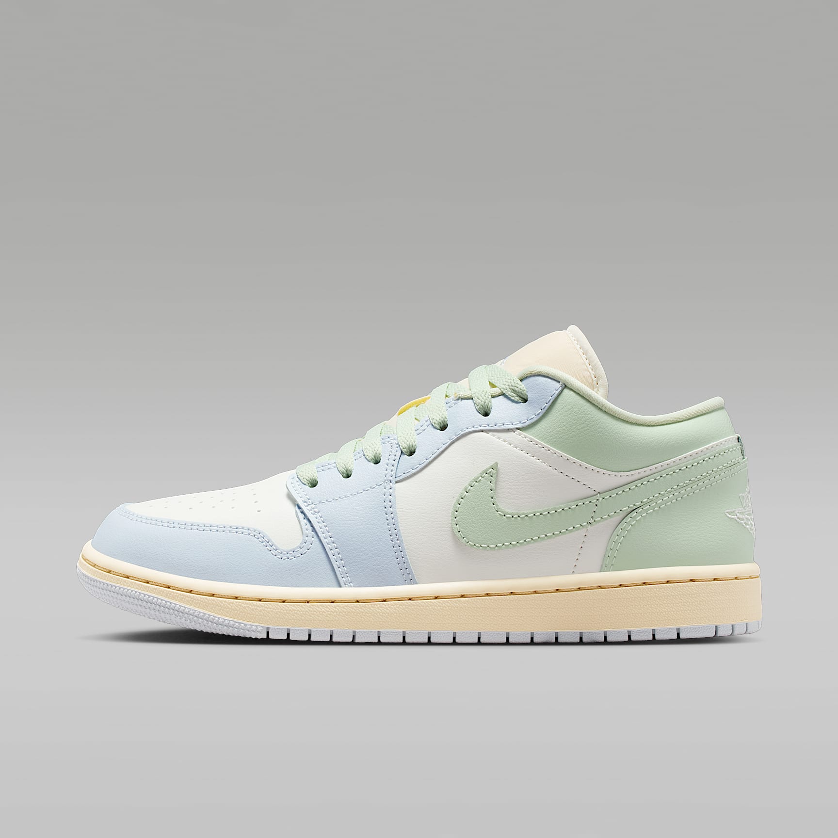 Air Jordan 1 Low Women's Shoes