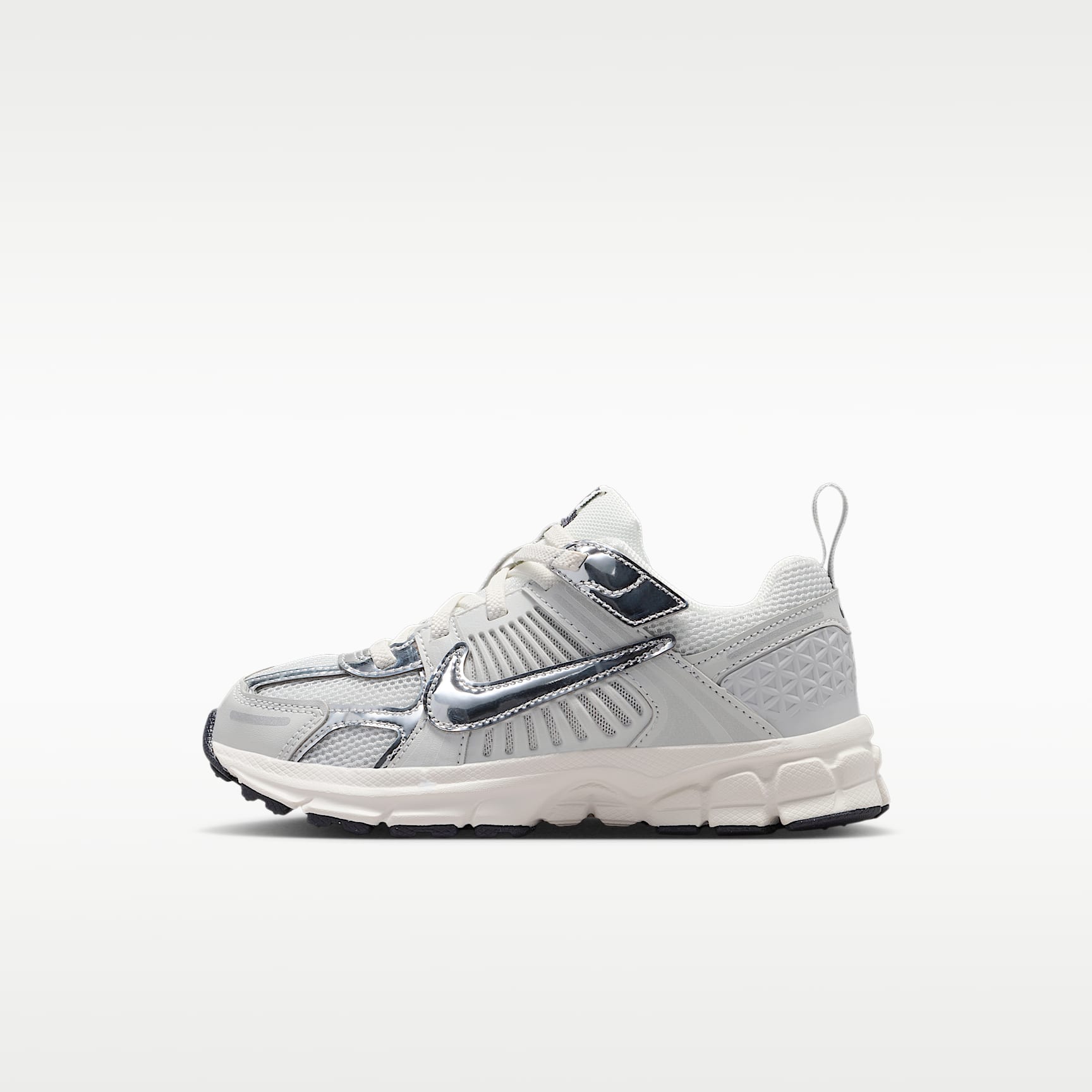 Nike Vomero 5 Younger Kids' Shoes with Reflective Design Accents