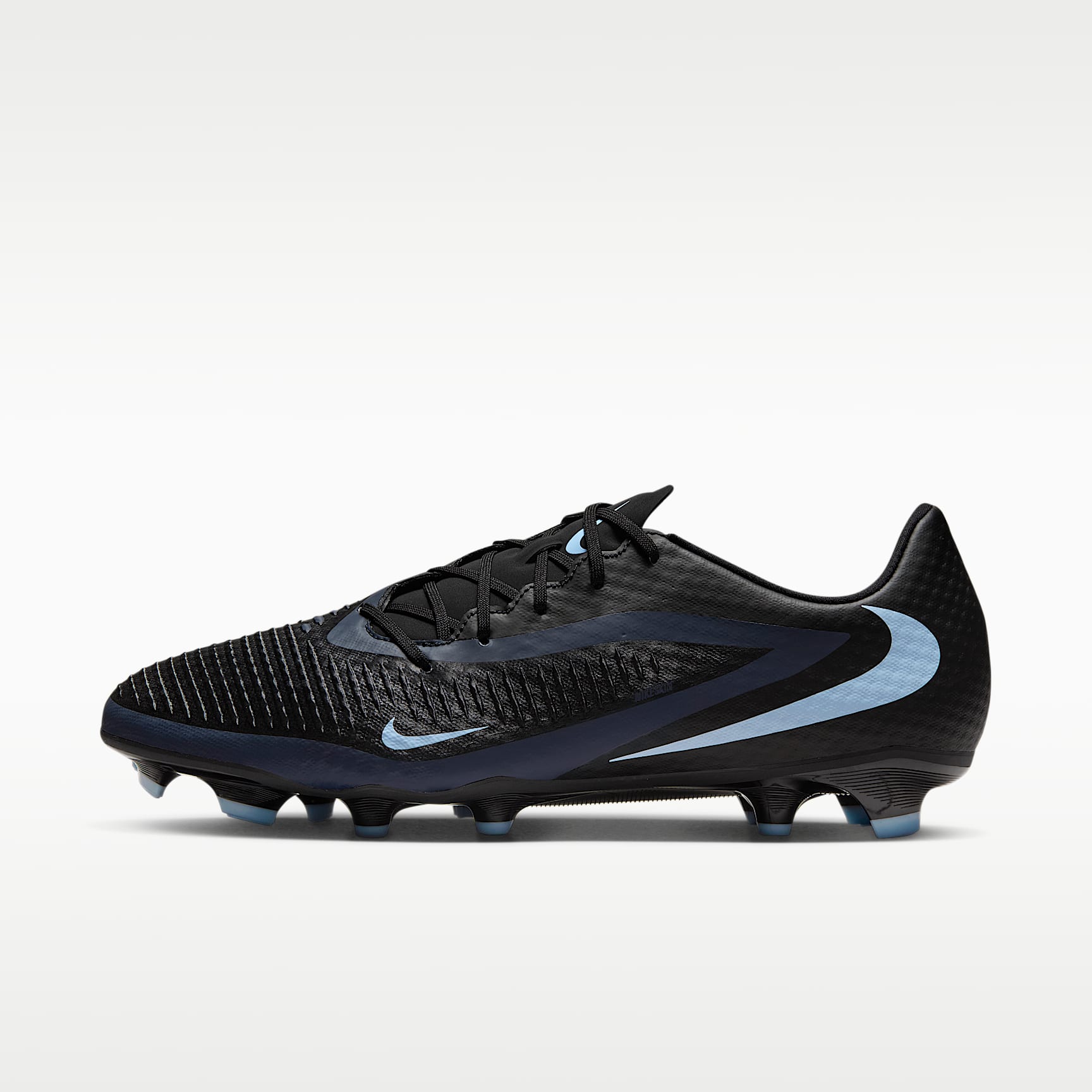 Nike Phantom 6 Low Academy Multi-Ground Football Boot