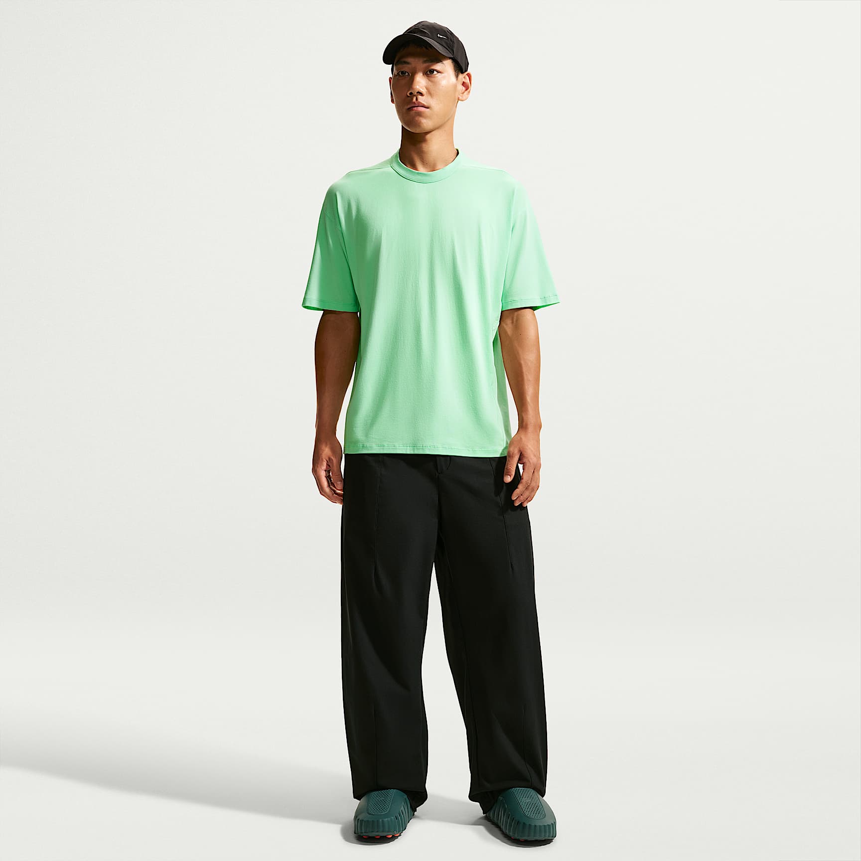Nike 24.7 PerfectStretch Men's Dri-FIT UV Protection Barrel-Leg Trousers