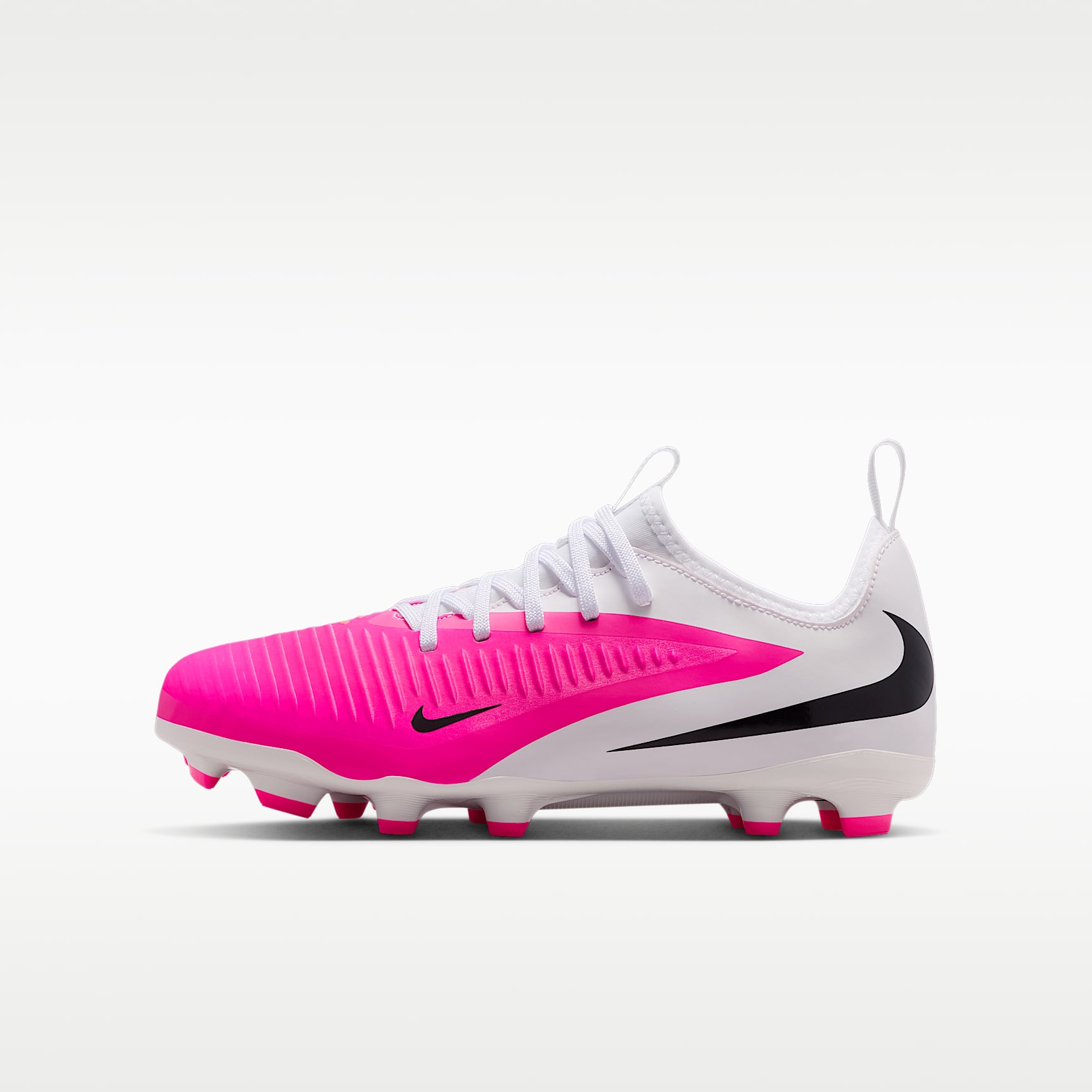 Nike Jr. Phantom 6 Low Academy Older Kids' Multi-Ground Football Boots