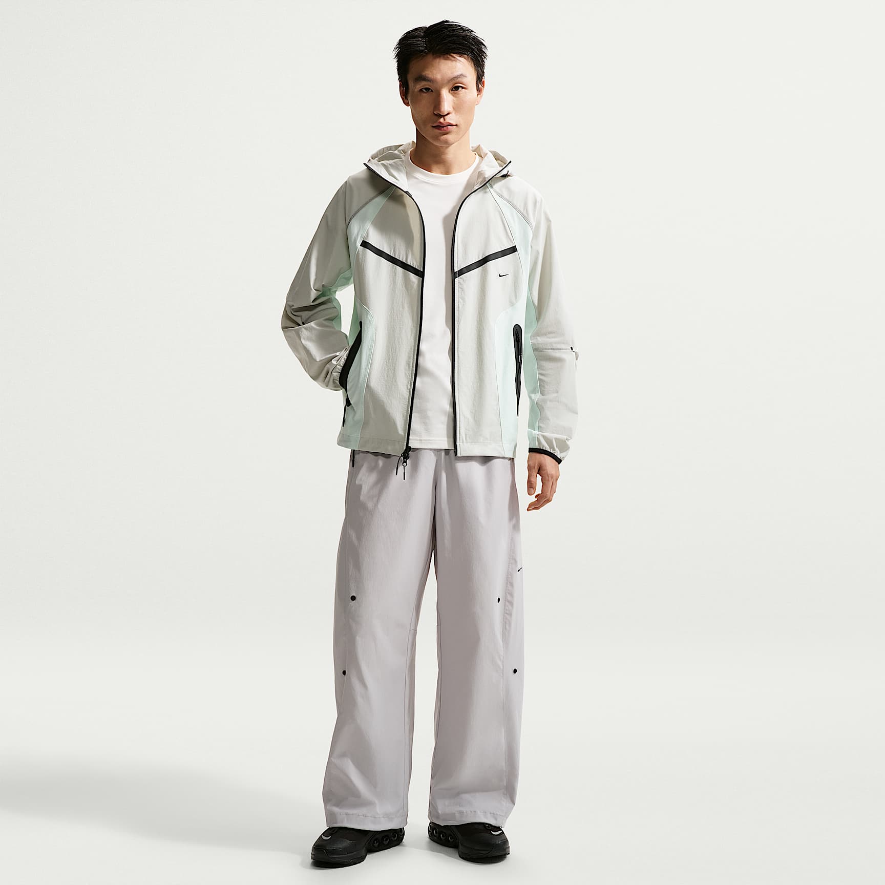 Nike Tech Helios Men's Dri-FIT Trousers