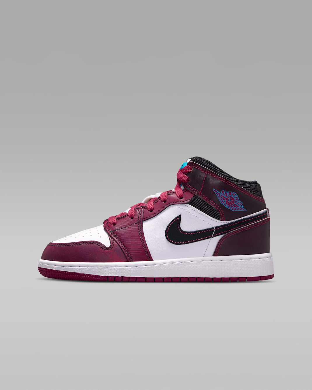 Air Jordan 1 Mid SE Older Kids' Shoes - Sweet Beet/Off-Noir/White/Desert Pink