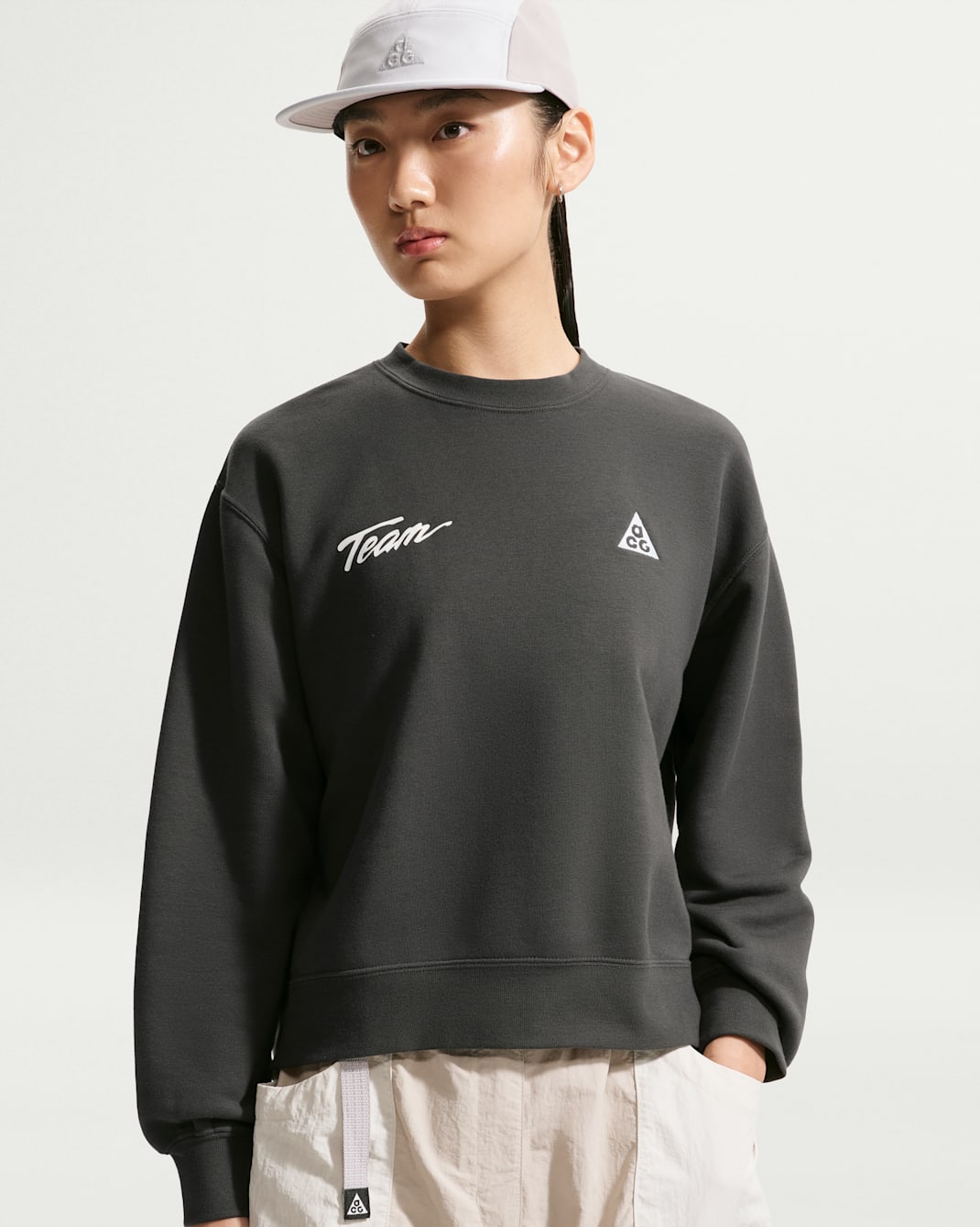 ACG 'Tuff Fleece' Women's Crew-Neck Sweatshirt - Dark Smoke Grey/White