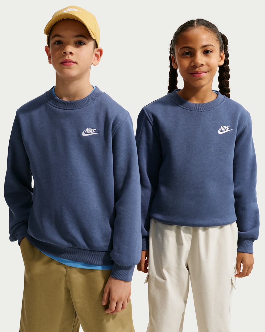 Nike Sportswear Club Fleece Older Kids' Sweatshirt - Mystic Navy/White
