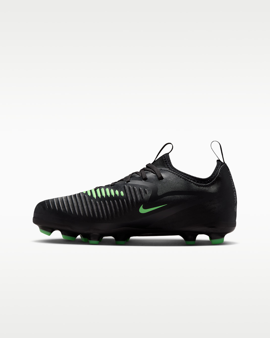 Nike Jr. Phantom 6 Low Academy Older Kids' Multi-Ground Football Boots - Black/Black/Illusion Green