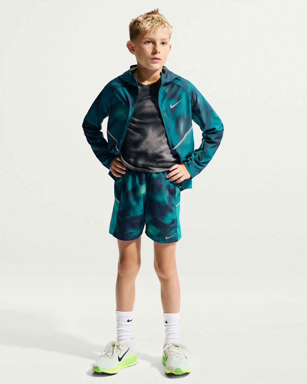 Nike Miler Older Kids' Dri-FIT Shorts - Bright Spruce/Bright Spruce