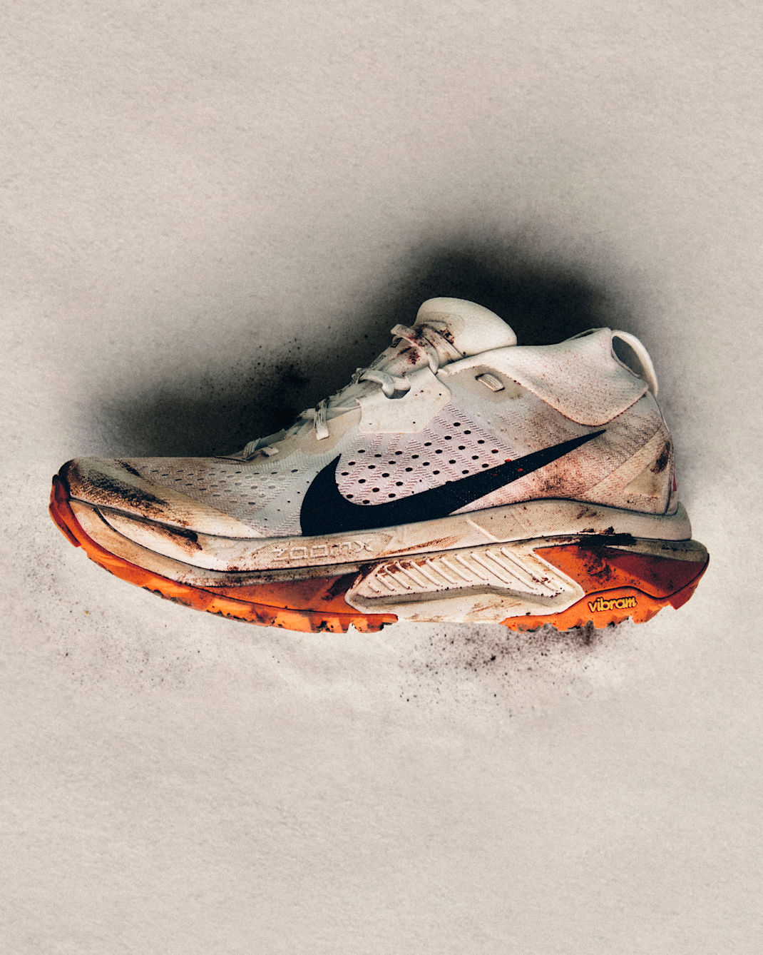 ACG Zegama Trail Women's Trail-Running Shoes - Summit White/Phantom/Safety Orange/Black