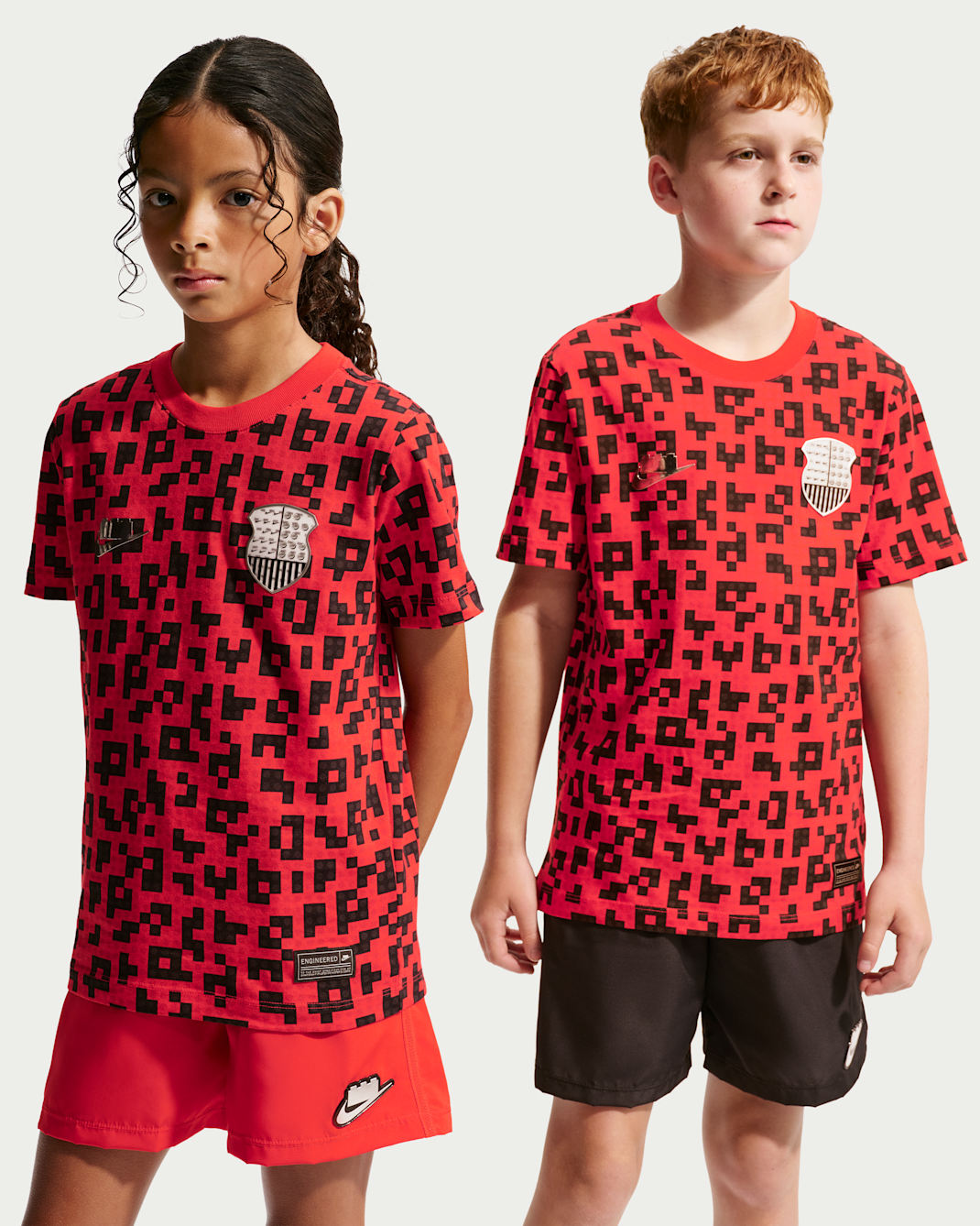 Nike Sportswear (Nike x LEGO® Collection) Older Kids' T-Shirt - Rush Red/Black