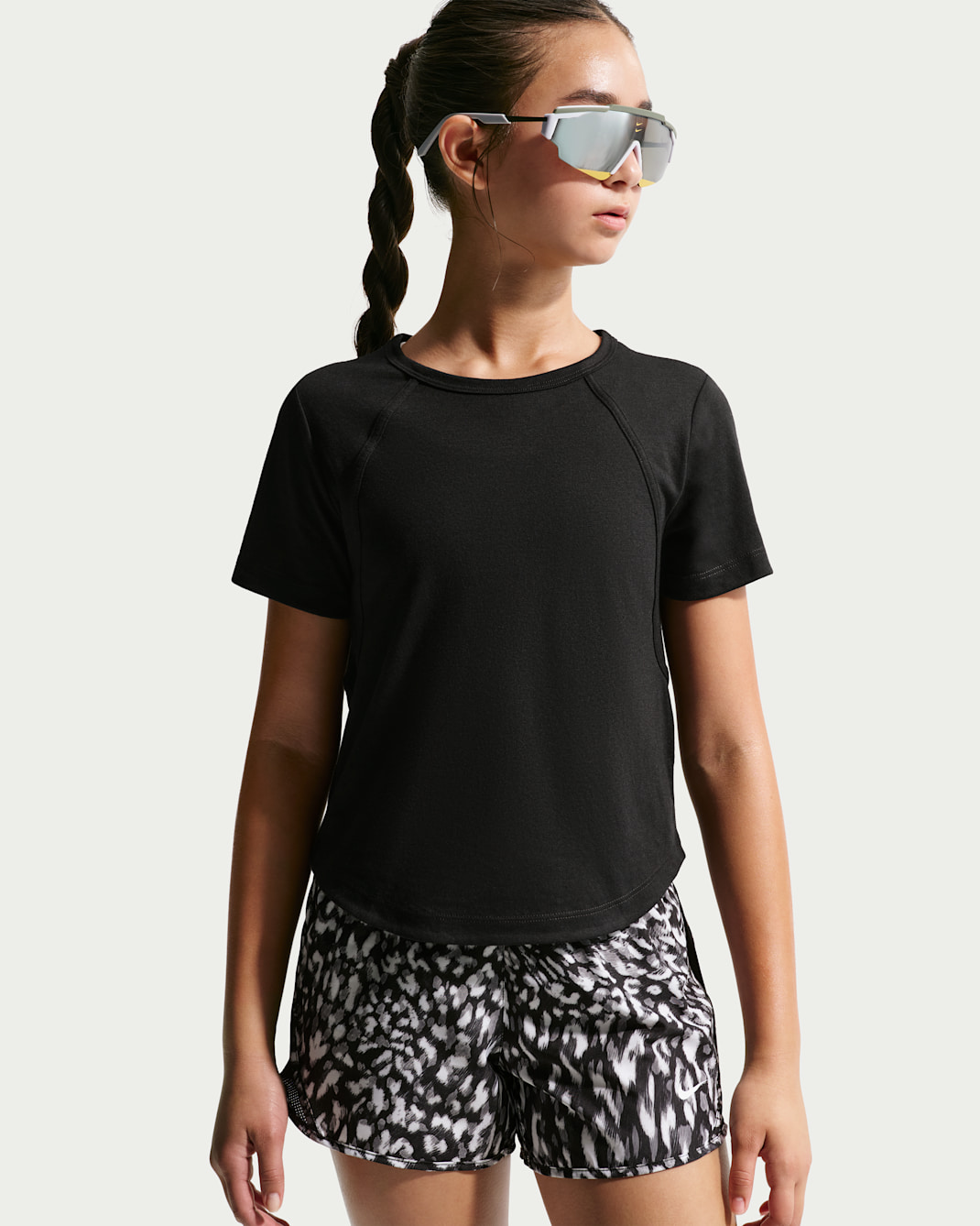Nike Tempo Older Kids' (Girls') Dri-FIT Short-Sleeve Top - Black/White