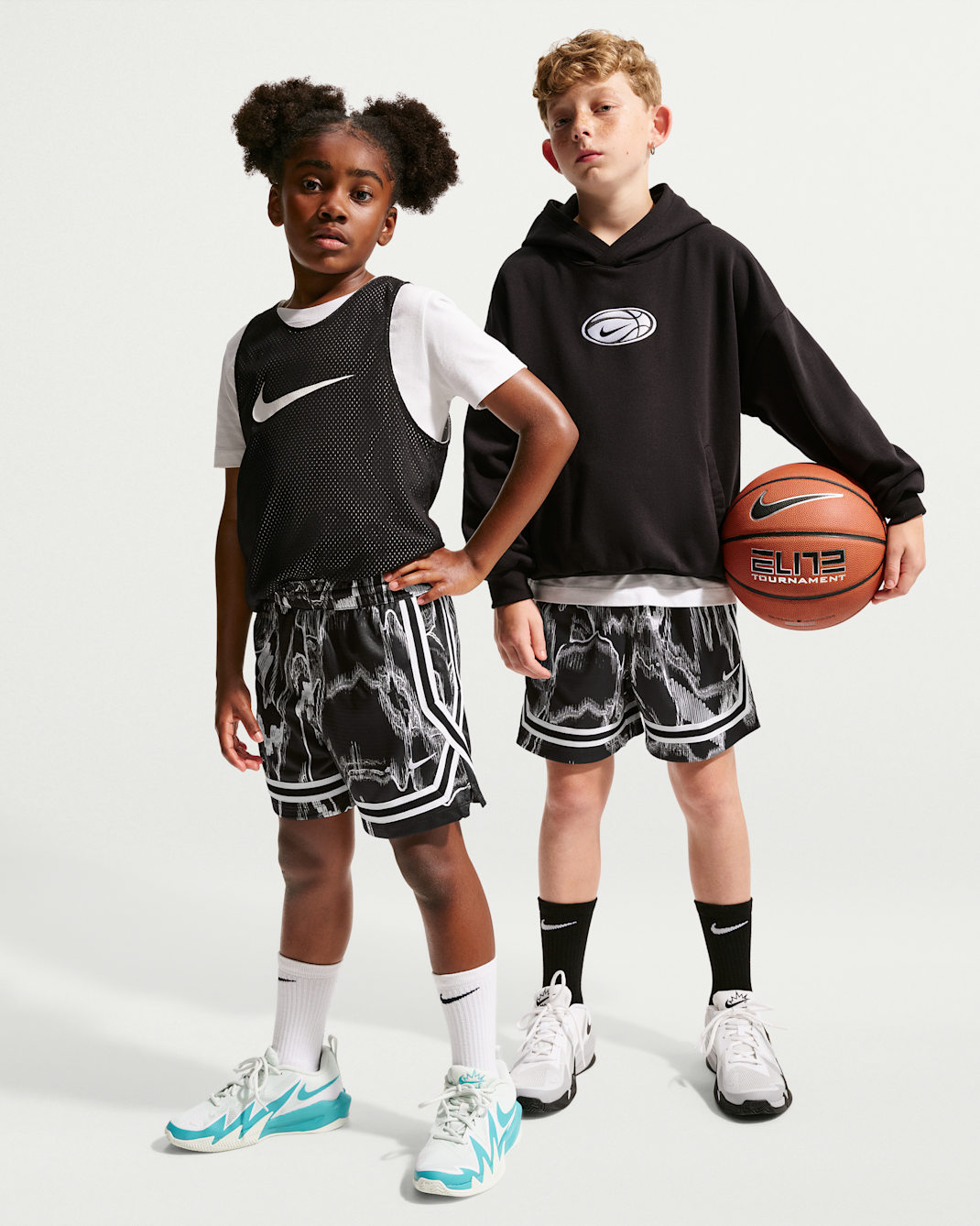 Nike Crossover Older Kids' Dri-FIT Basketball Shorts - Black/White