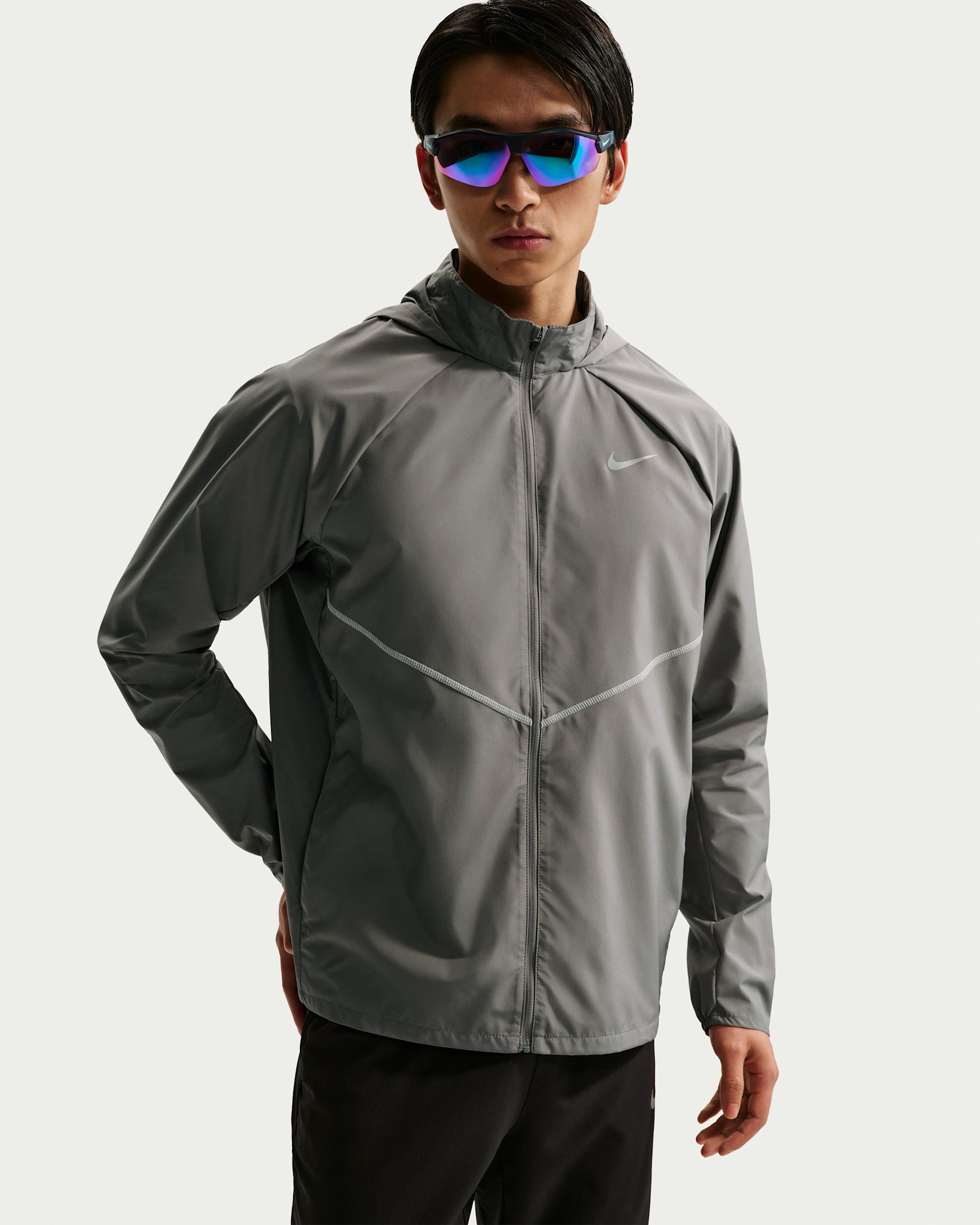 Nike Miler Men's Repel UV Protection Running Jacket - Smoke Grey/Smoke Grey