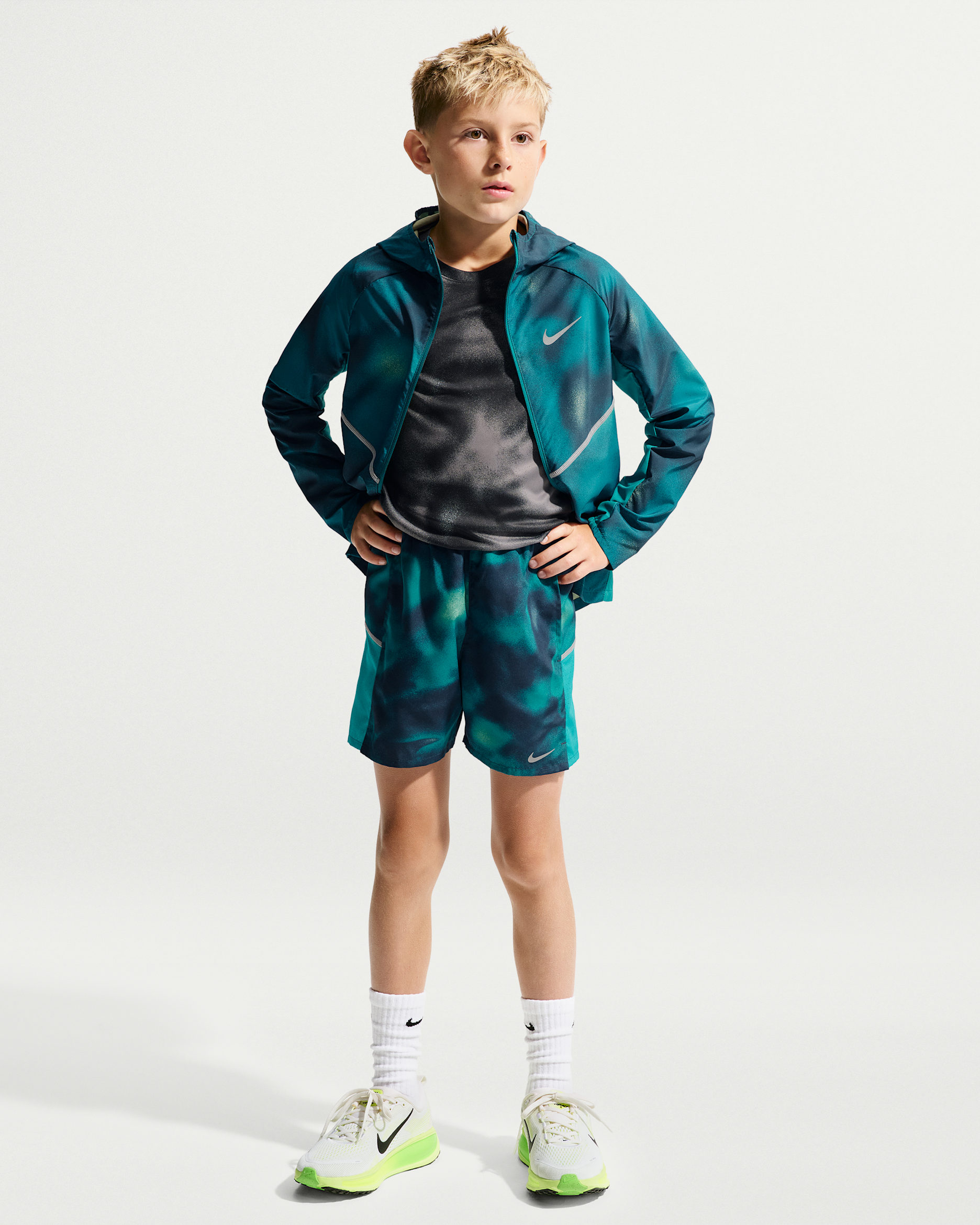 Nike Miler Older Kids' Dri-FIT Shorts - Bright Spruce/Bright Spruce