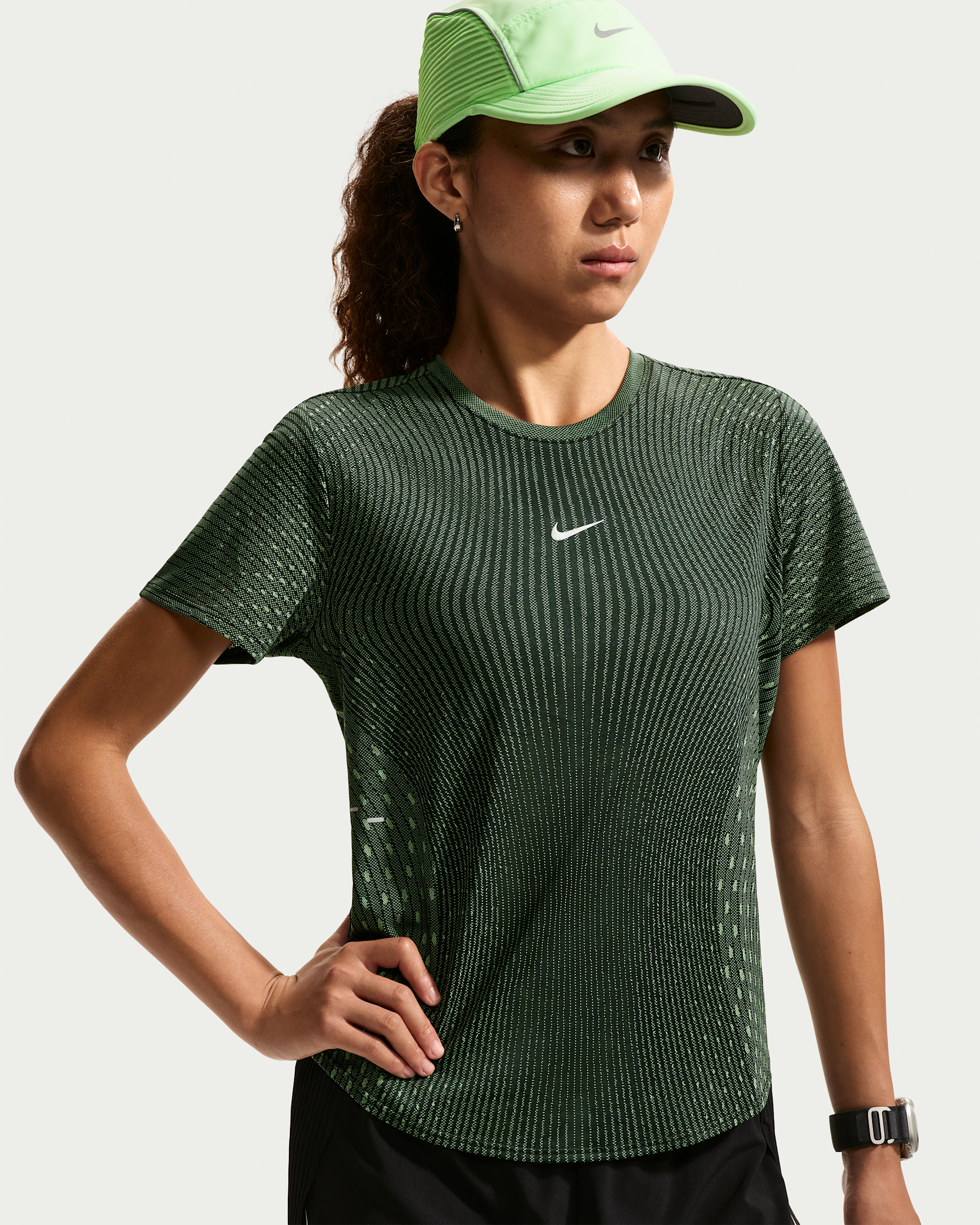 Nike Swift Aero-FIT Women's Short-Sleeve Running Top - Black/Light Green Spark