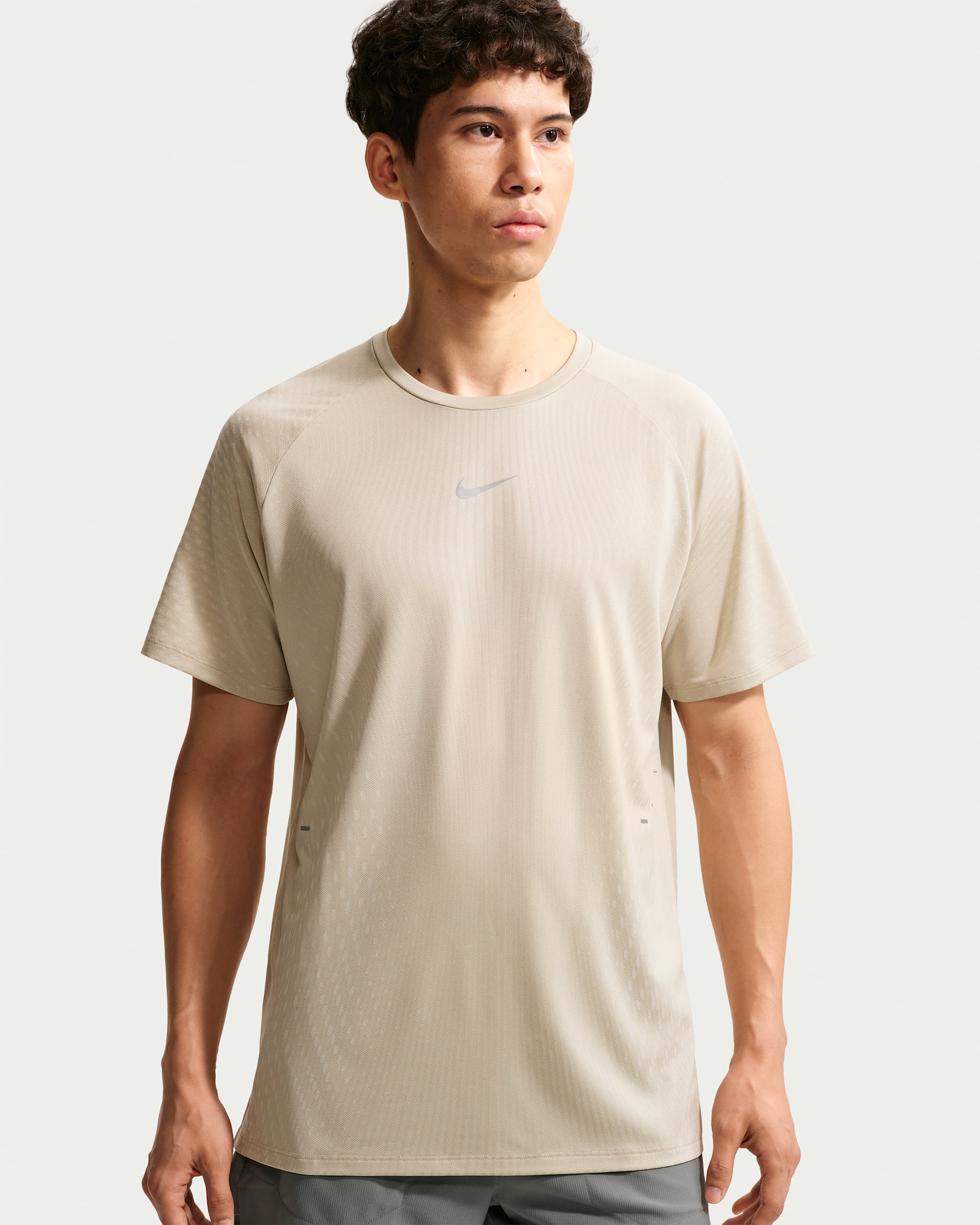 Nike Stride Aero-FIT Men's Short-Sleeve Running Top - Cream II/Sail