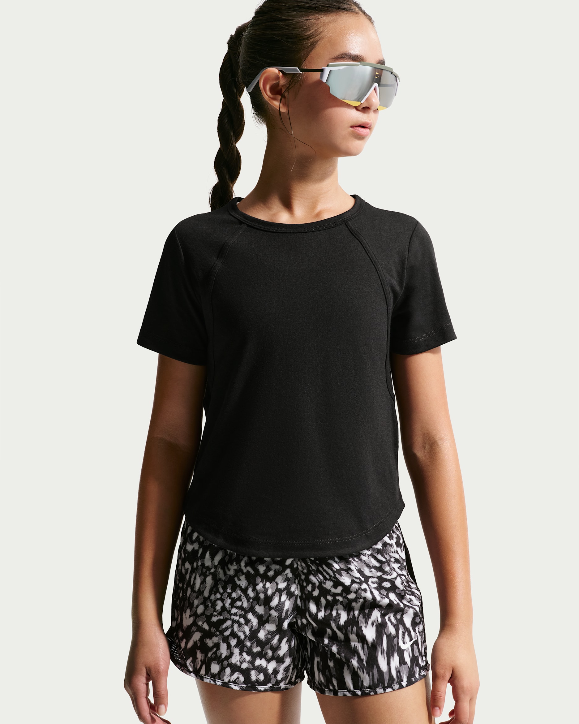 Nike Tempo Older Kids' (Girls') Dri-FIT Short-Sleeve Top - Black/White