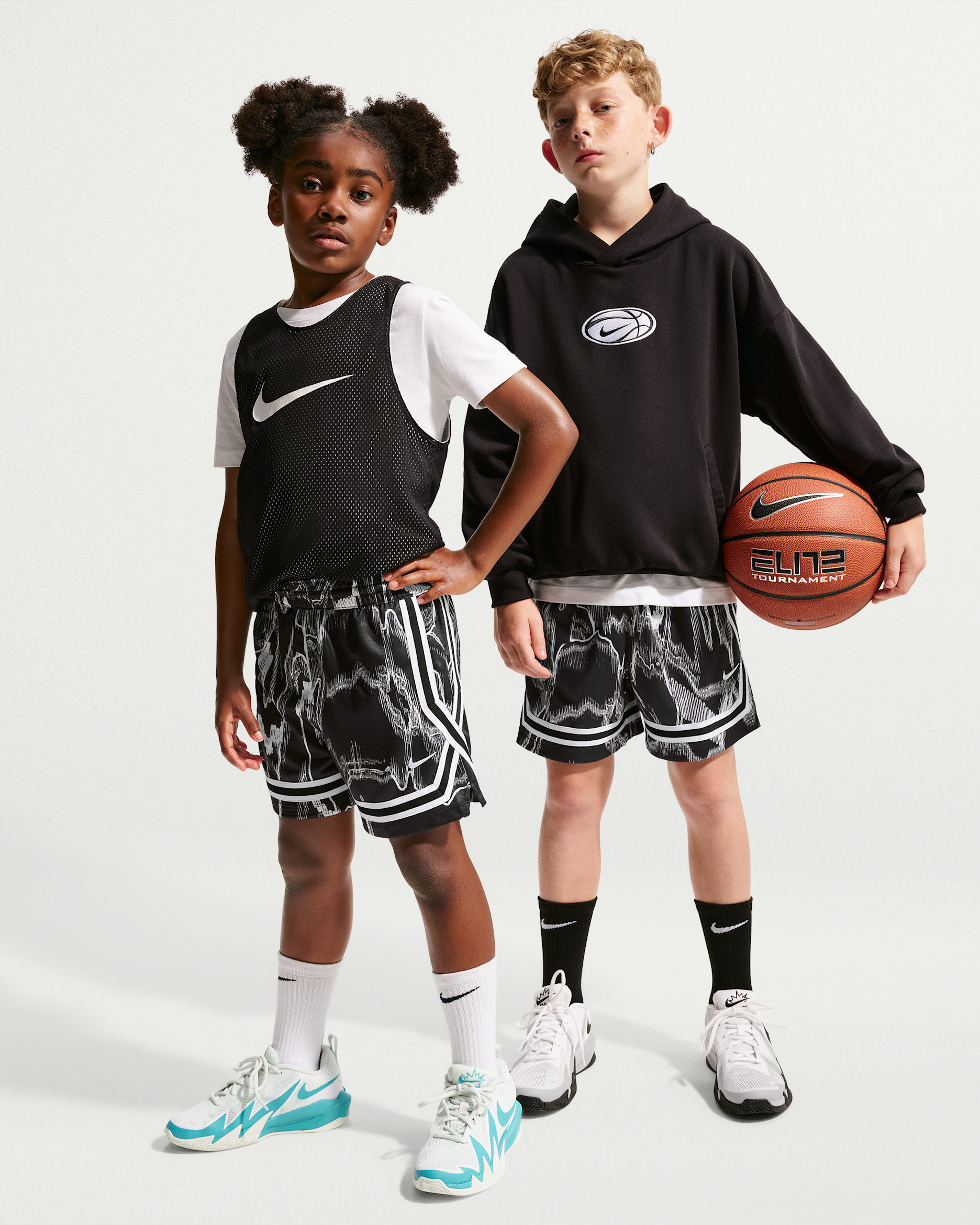 Nike Crossover Older Kids' Dri-FIT Basketball Shorts - Black/White