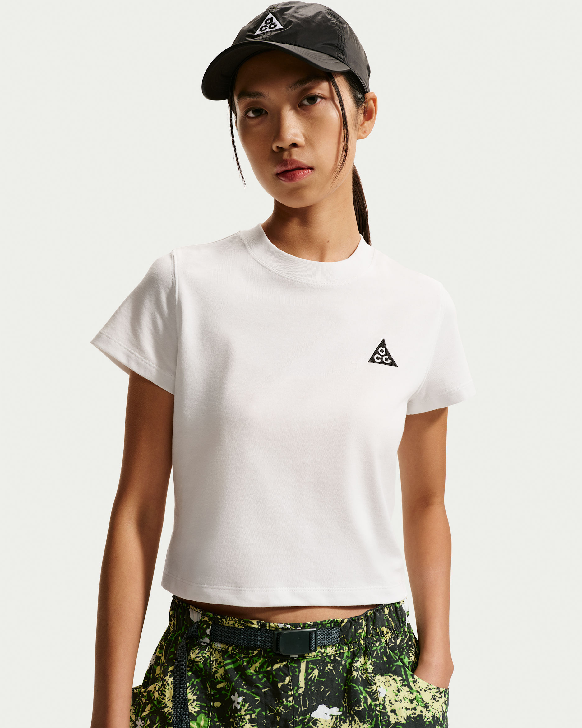 Nike ACG Women's Dri-FIT Short-Sleeve Top - Summit White/Black