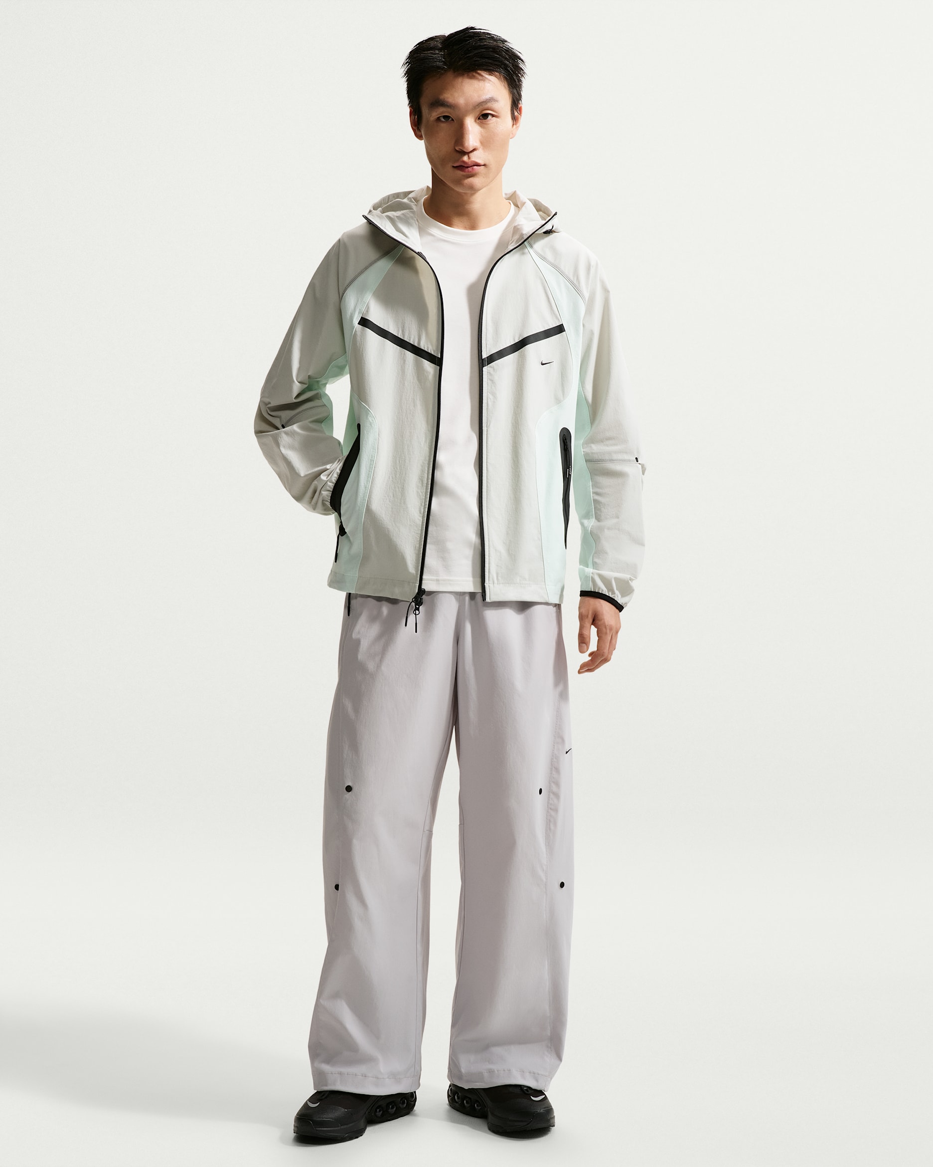 Nike Tech Helios Men's Dri-FIT Trousers - Grey Fog/Black