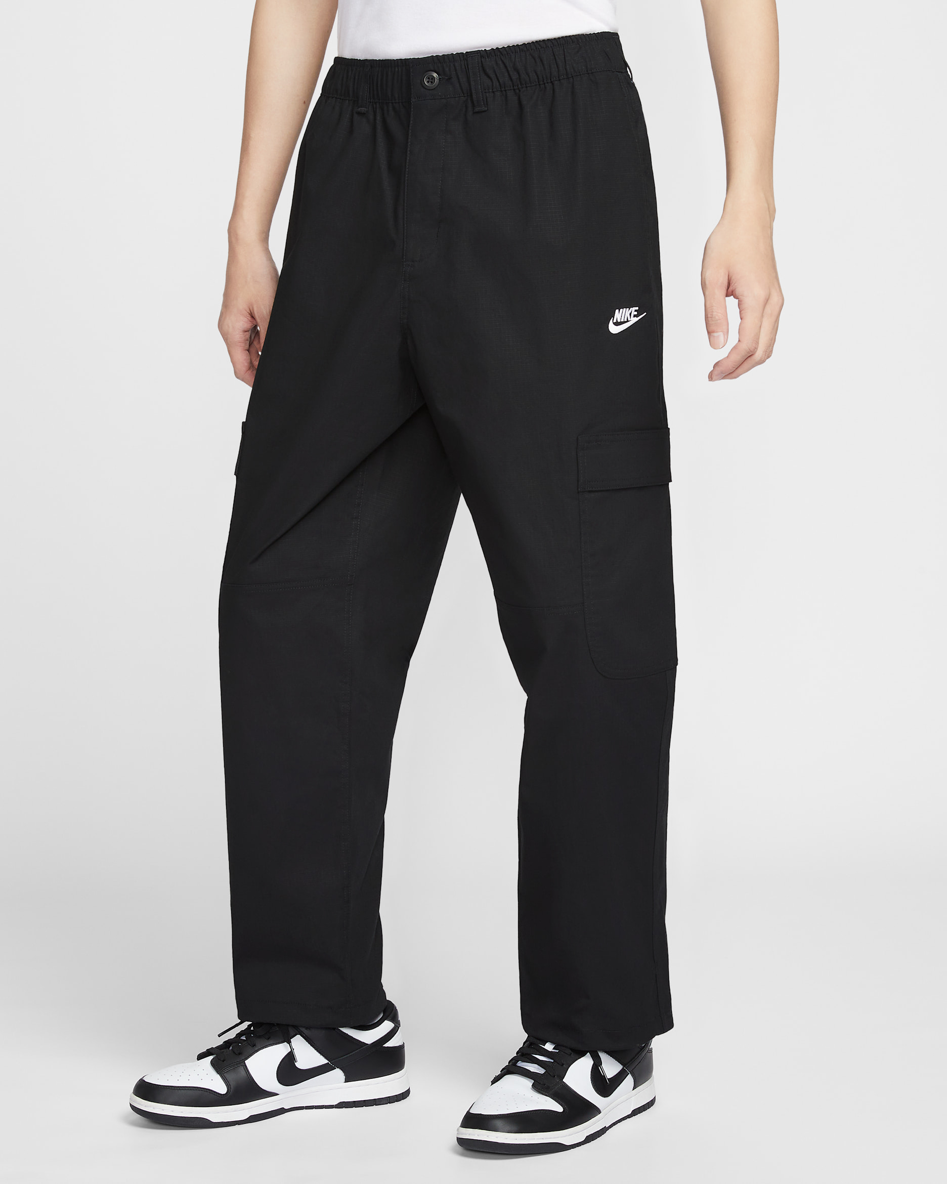 Nike Sportswear Club Men's Woven Cargo Trousers - Black/White
