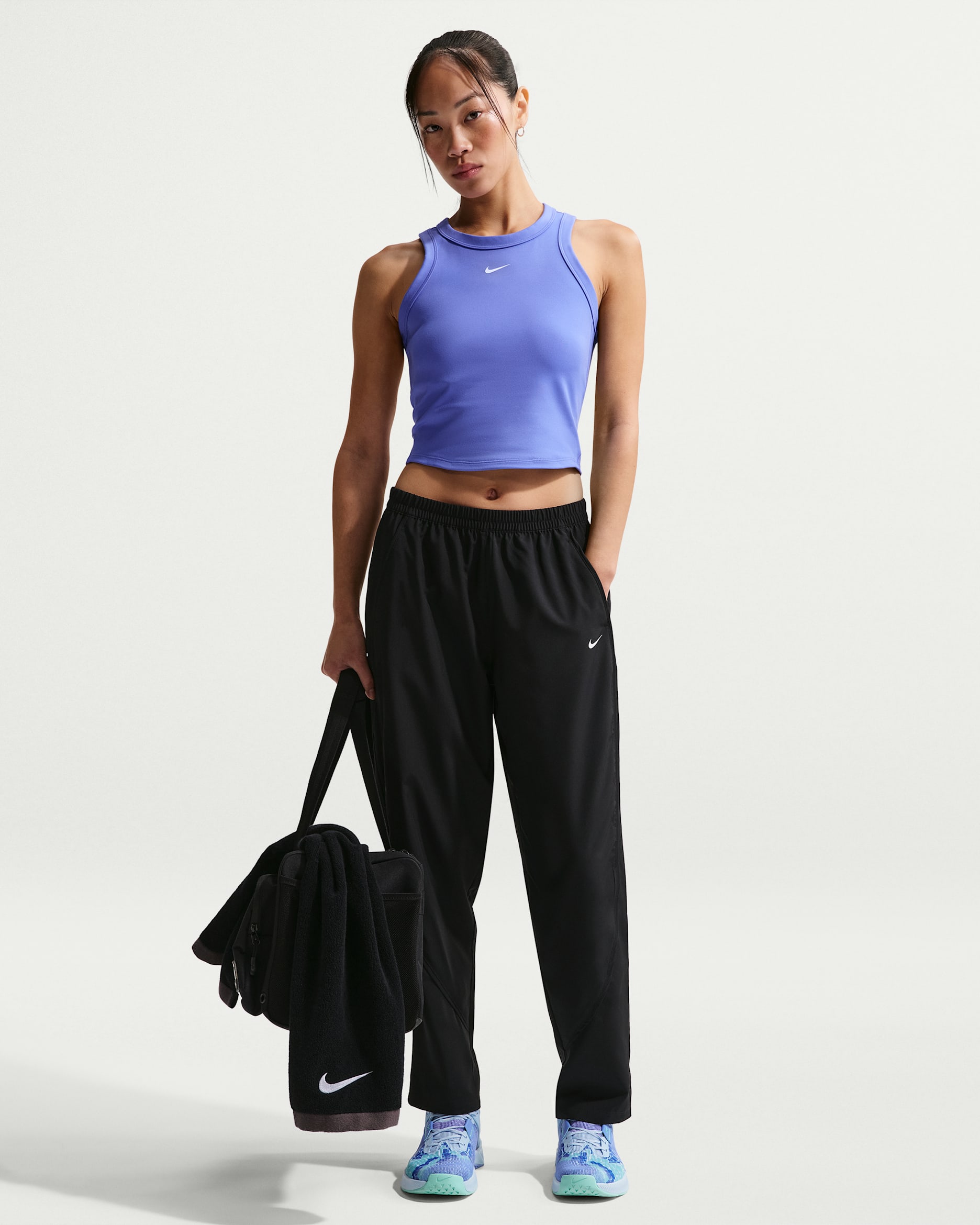 Nike One Women's Dri-FIT Mid-Rise Woven Trousers - Black/White