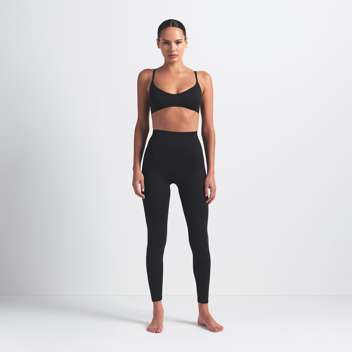 NikeSKIMS Matte Women's High-Waisted 26" Knee Grip Leggings
