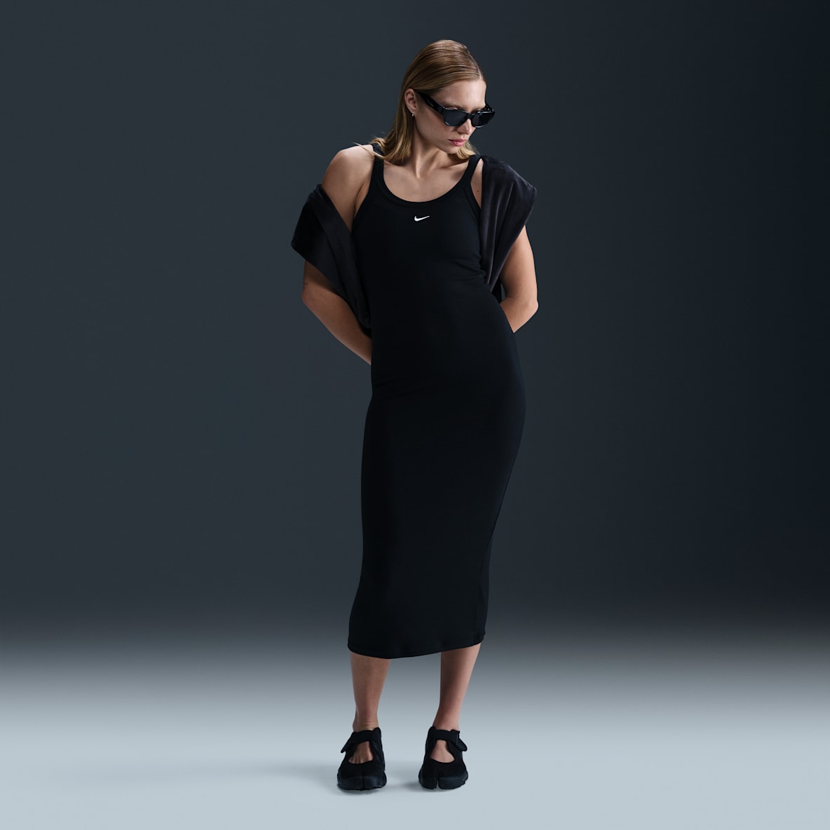 Nike Sportswear Chill Knit Vestido de tirantes de tela de minicanalé ajustado para mujer