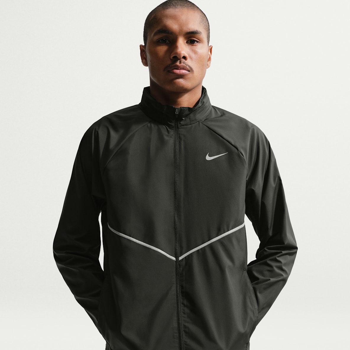 Nike Miler Chamarra de correr con protección contra los rayos UV Repel para hombre