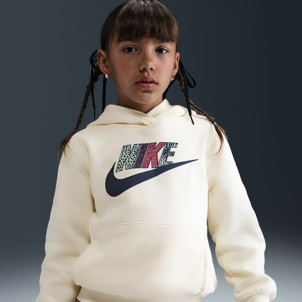 Nike Wild Warmth Sudadera con gorro sin cierre para niños talla pequeña