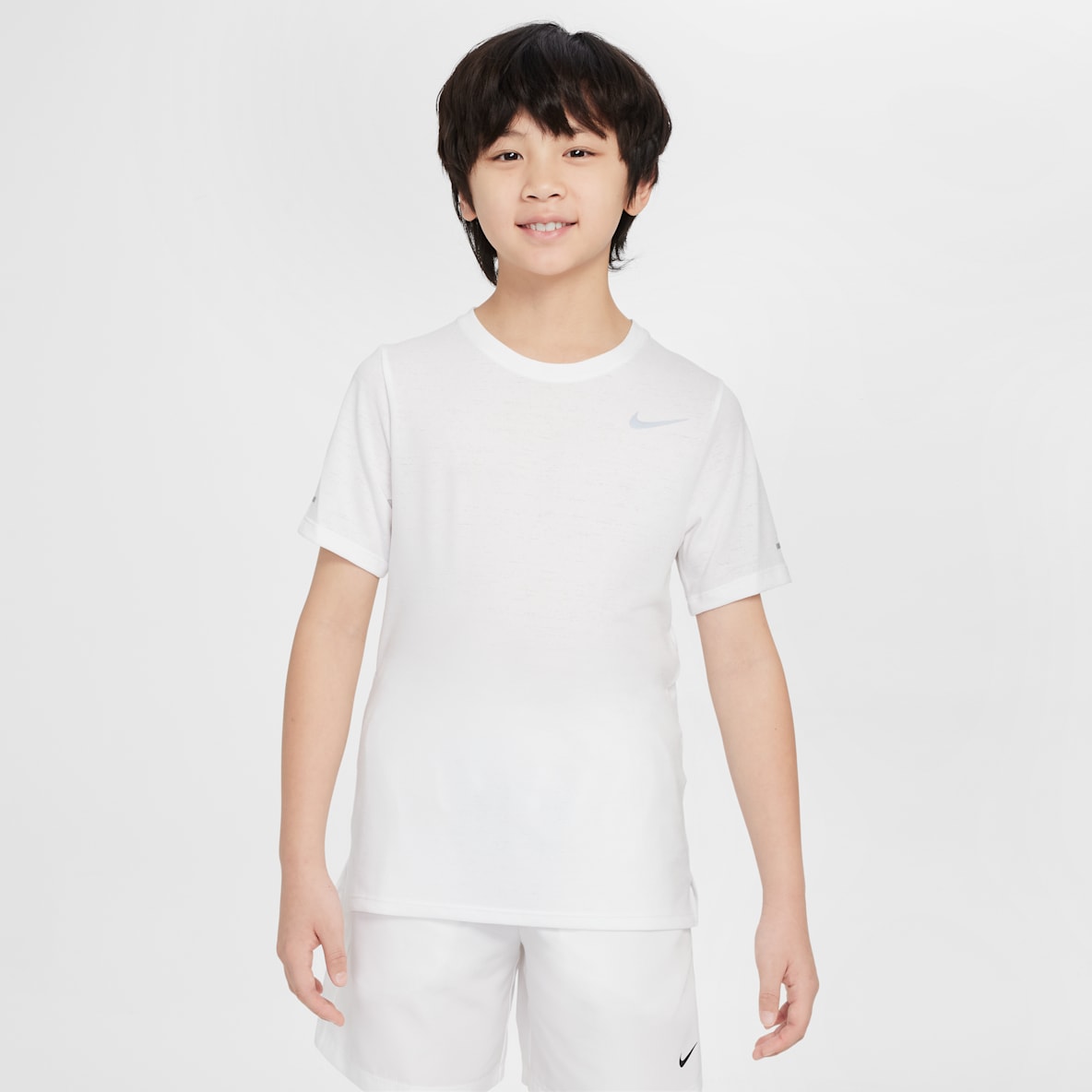 Nike Dri-FIT Miler Older Kids' (Boys') Training Top