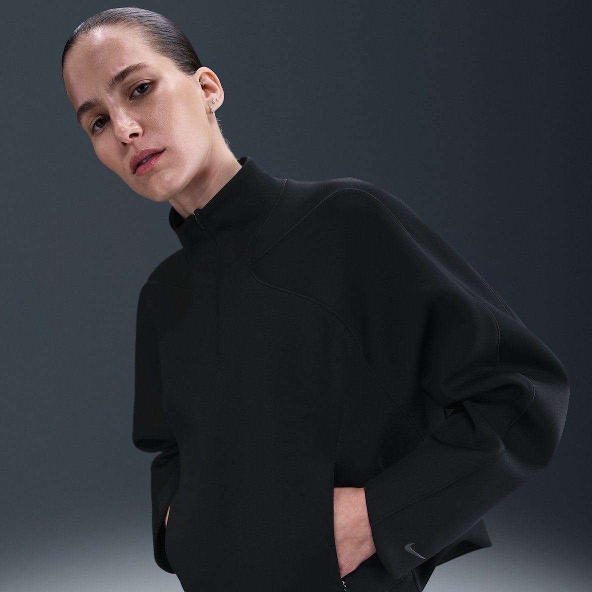 Nike Universa Playera Dri-FIT con cierre de 1/4 para mujer