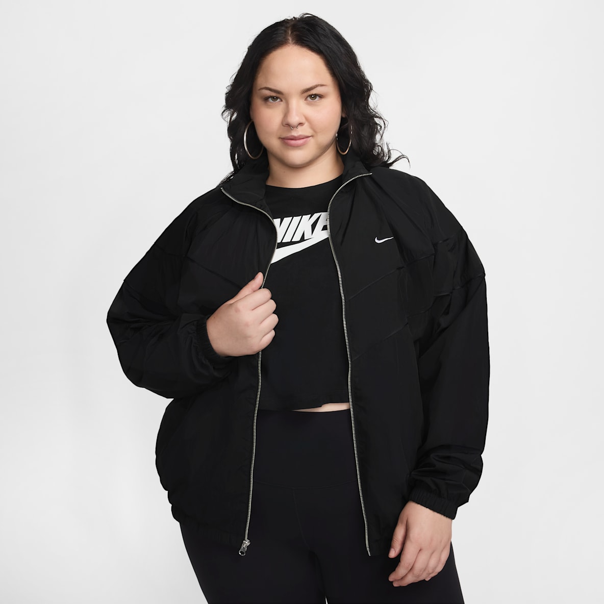 Nike Windrunner Chamarra de tejido Woven holgada de cierre completo con protección UV para mujer (talla grande)