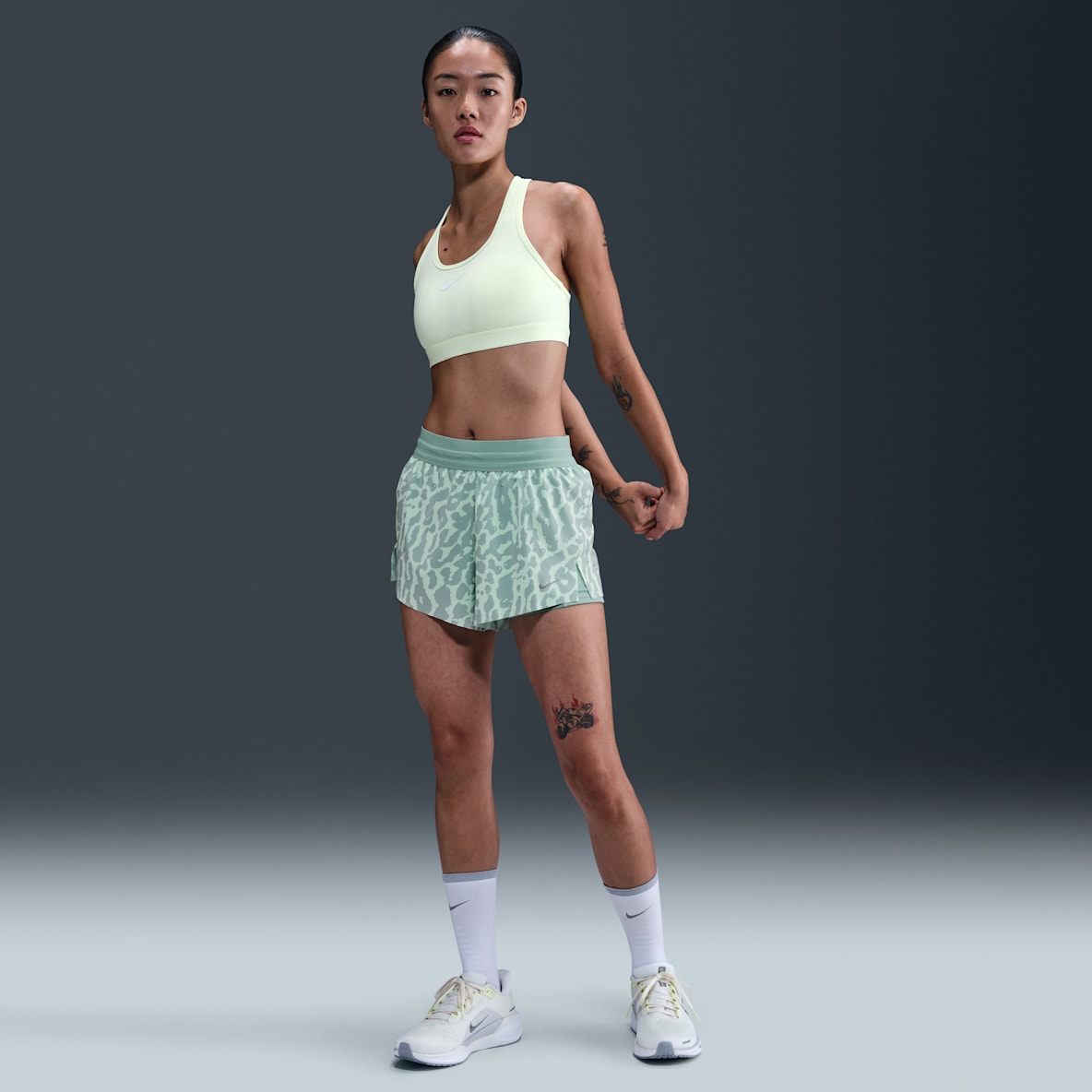 Nike Swift Women's Dri-FIT Mid-Rise 2-in-1 Printed Running Shorts