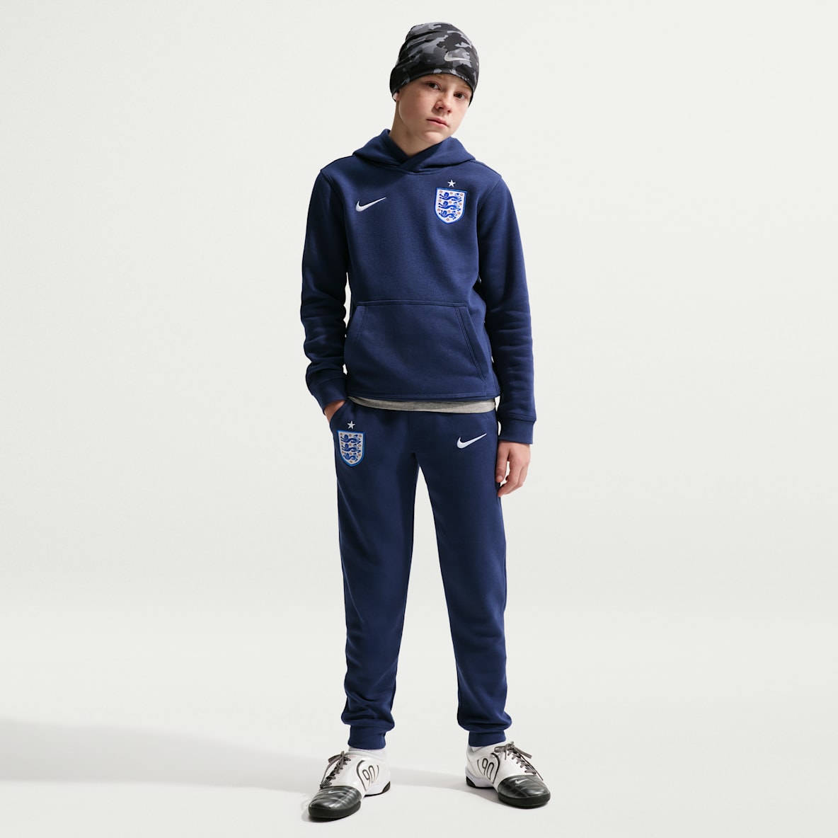 England Club Fleece Older Kids' (Boys') Nike Football Joggers