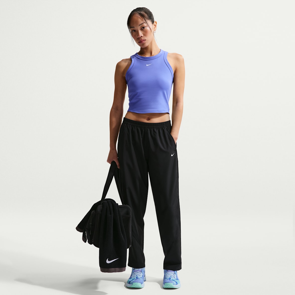 Nike One Women's Dri-FIT Mid-Rise Woven Trousers