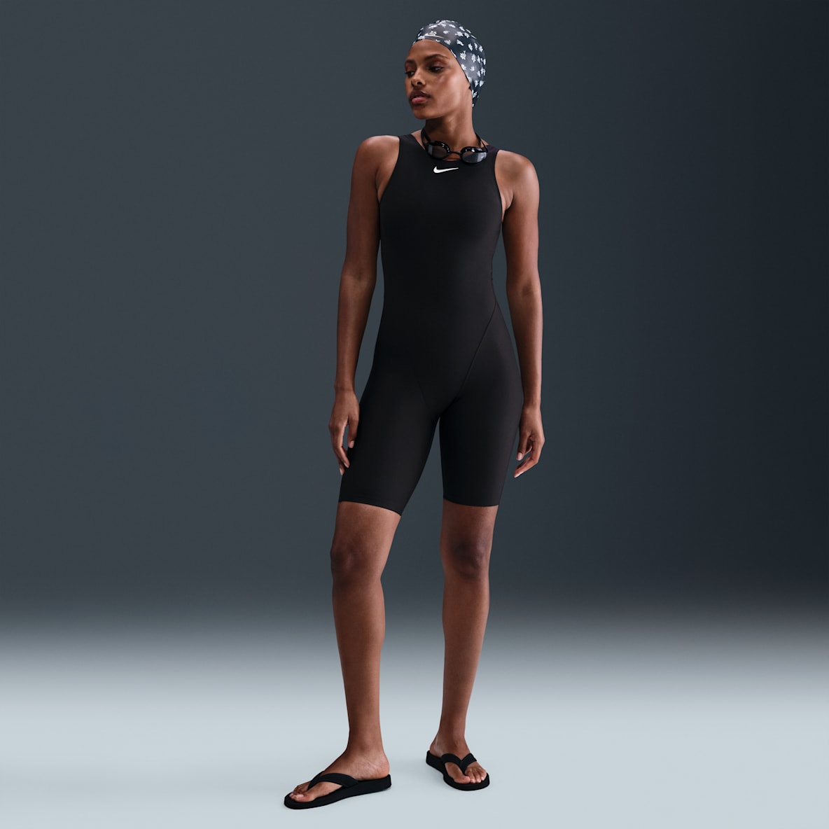 Nike Swim HydraStrong Essential Traje de baño con piernas y cuello alto para mujer