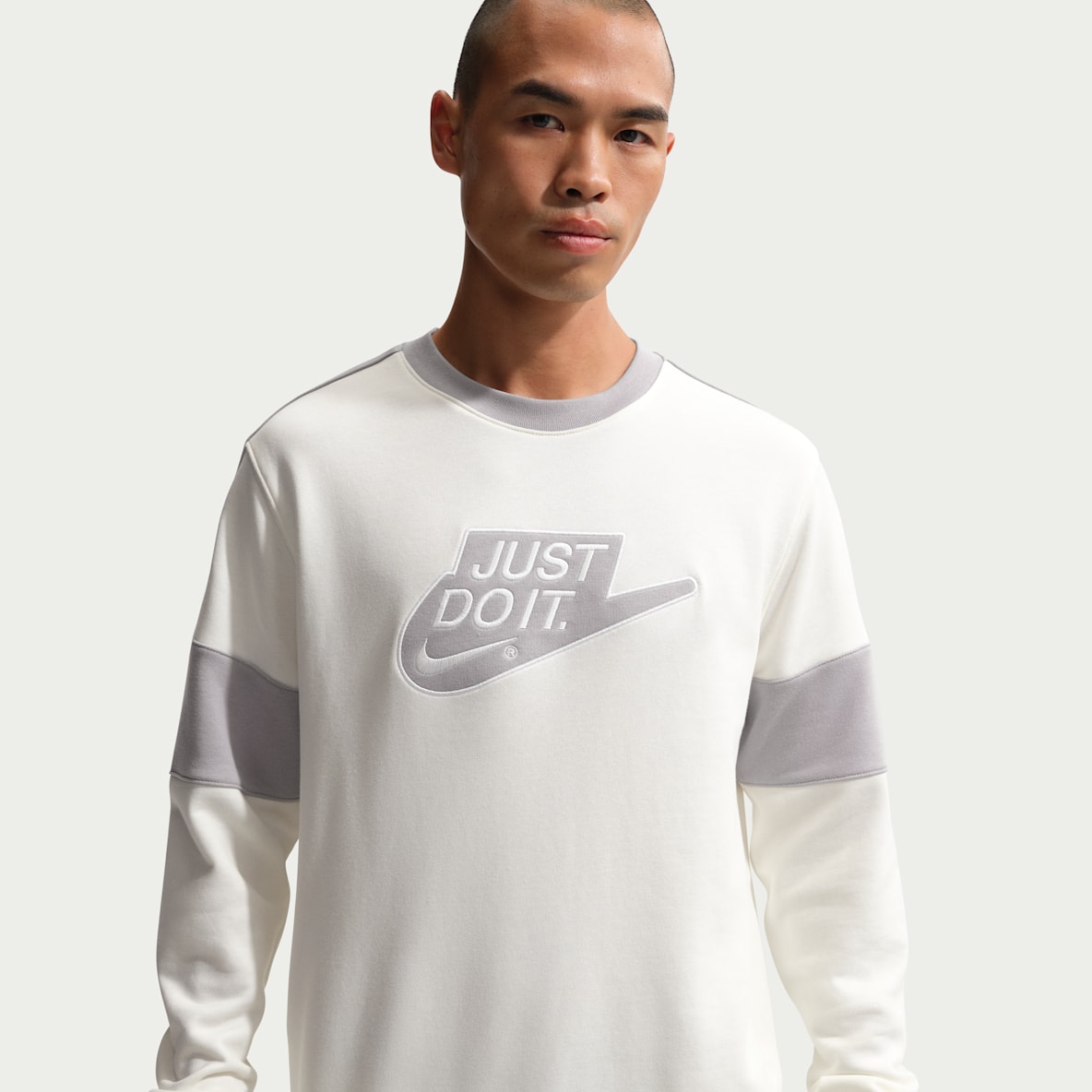 Nike Sportswear Club Men's French Terry Crew-Neck Sweatshirt