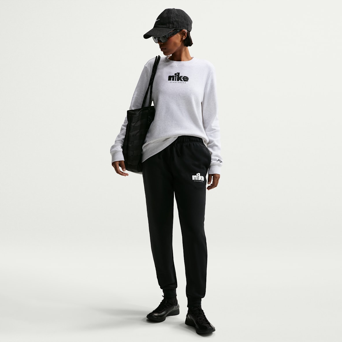 Nike Sportswear Club Fleece Women's Graphic Mid-Rise Pants