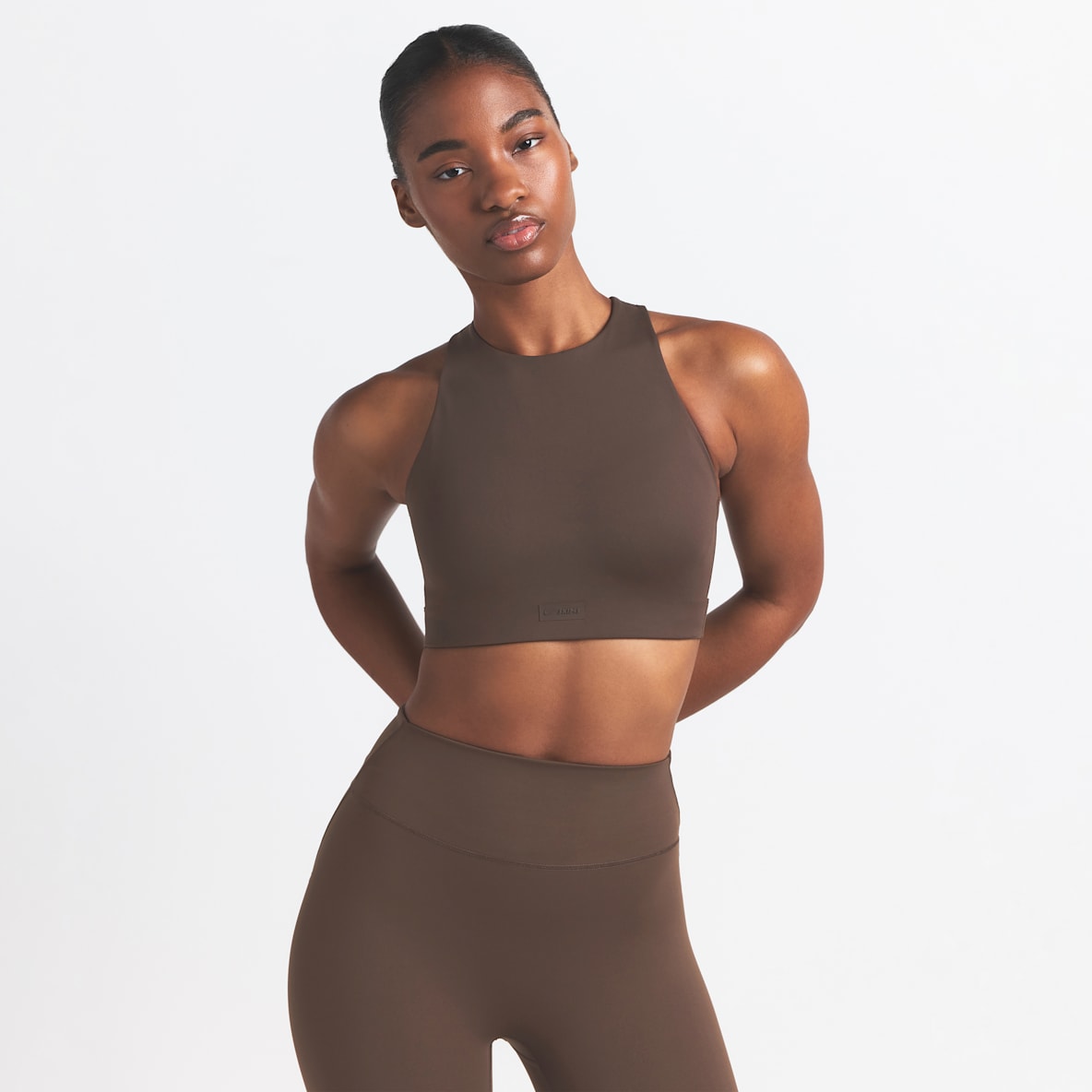 NikeSKIMS Matte Bra de cuello alto para mujer