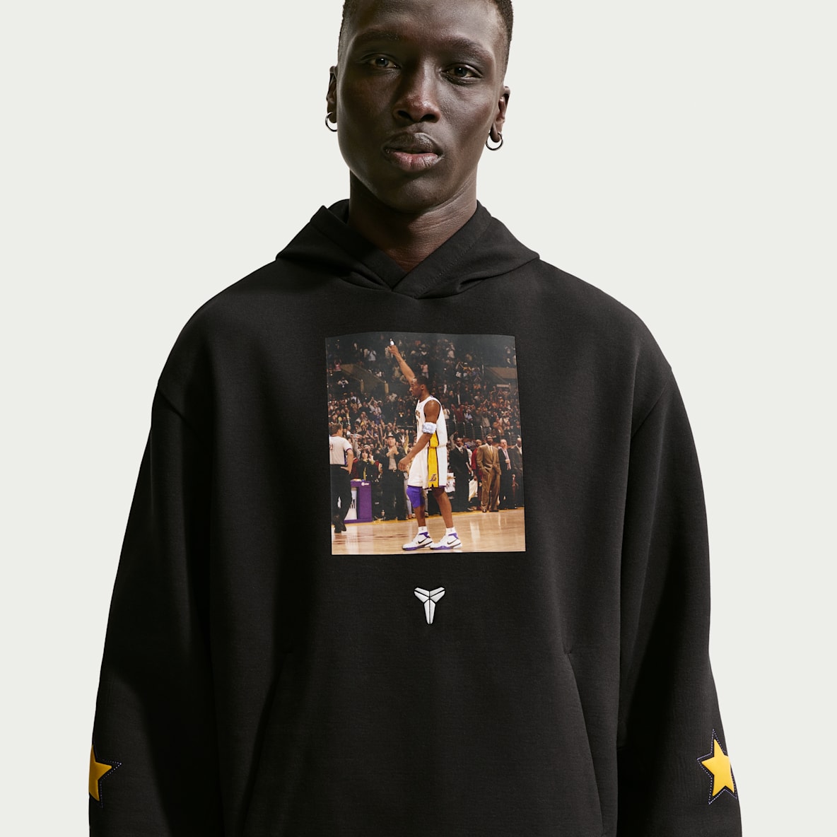 Kobe Sudadera con gorro sin cierre de básquetbol Dri-FIT de tejido Fleece para hombre
