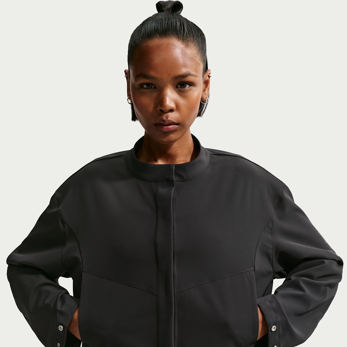 Nike 24.7 PerfectStretch Veste courte ample Dri-FIT pour femme