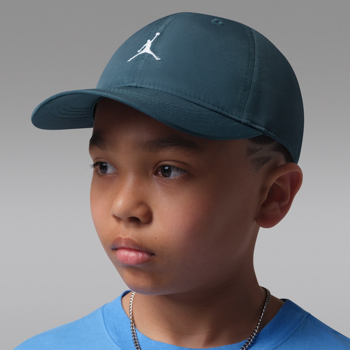 Jordan Essentials Gorra Dri-FIT para niños talla grande