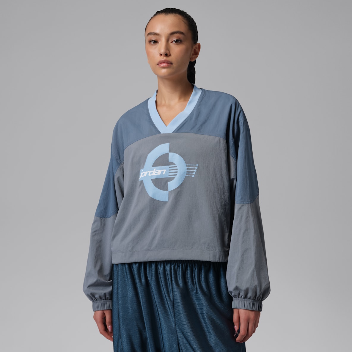 Jordan Brooklyn Women's Woven Long-Sleeve Graphic Sweatshirt