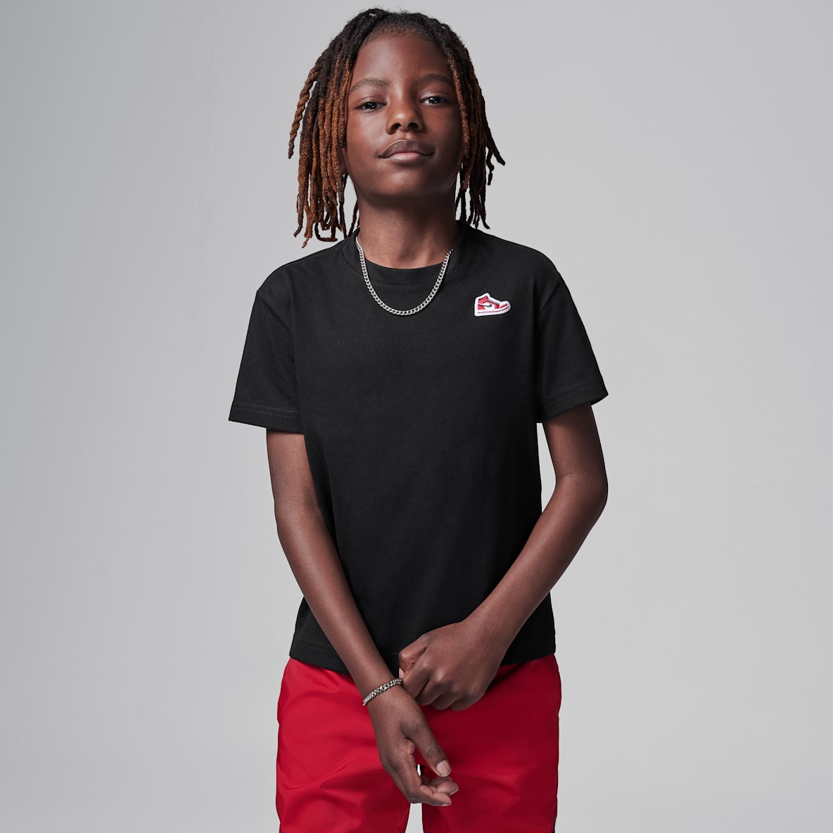 Air Jordan 1 Playera con parche para niños talla pequeña