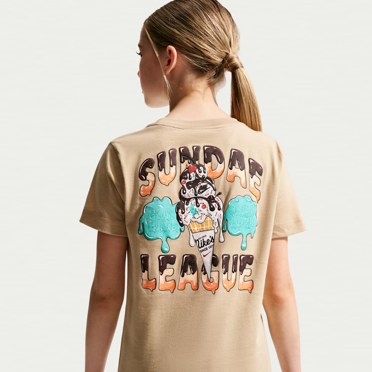 Nike Sportswear Playera para niños talla grande