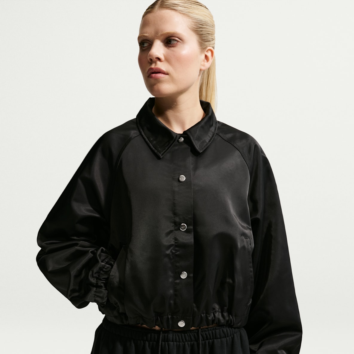 Nike Sportswear Veste de coach oversize en satin pour femme